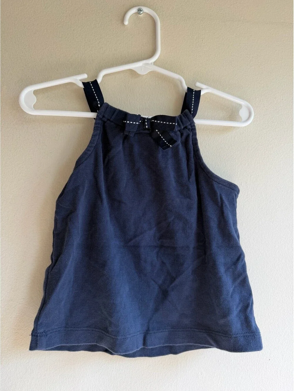 2010 Gymboree Girl Sitting With Dog At Beach Navy Top w/Bow Size 18-24mos